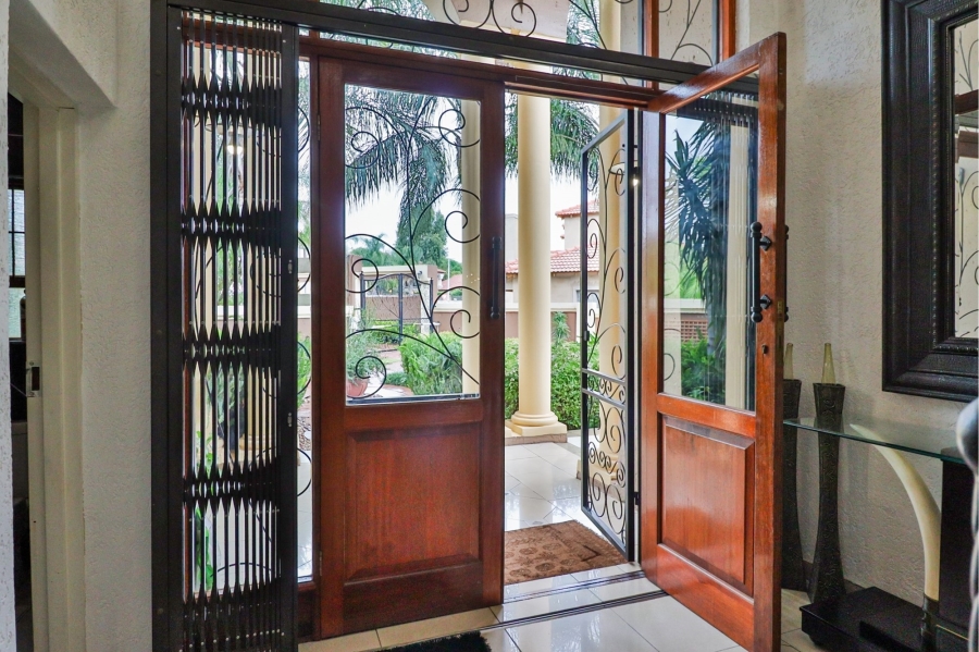 5 Bedroom Property for Sale in Birdwood Estate North West